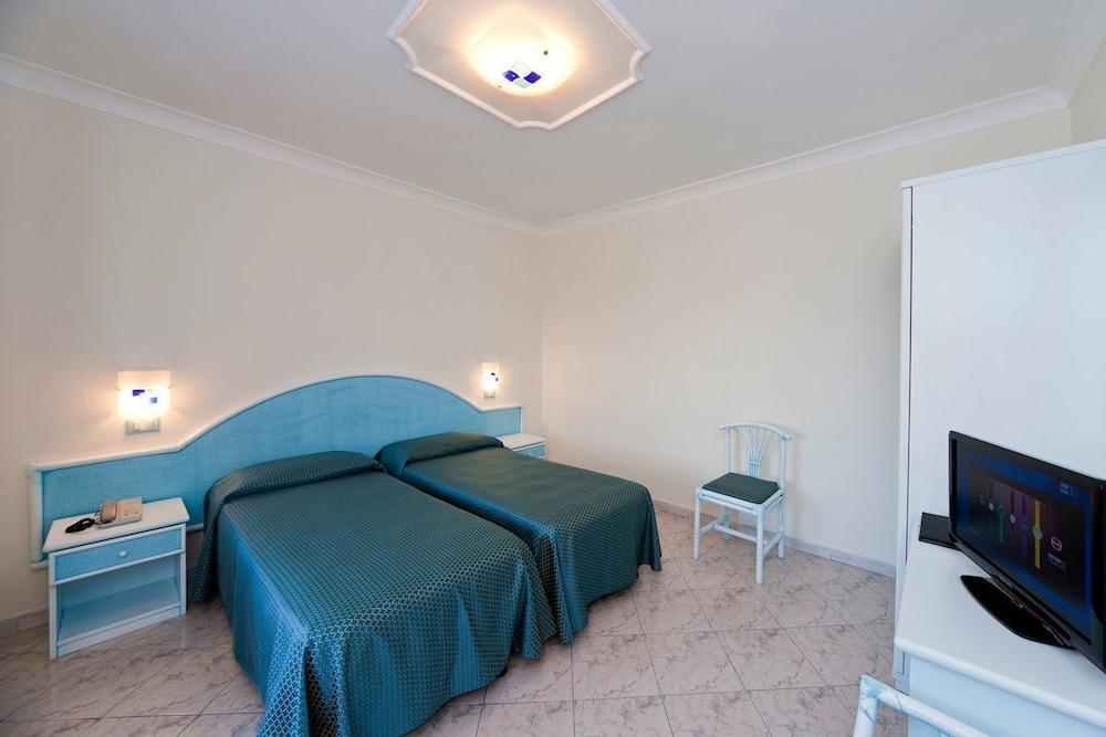 Hotel Bellevue Benessere & Relax Ischia Ngoại thất bức ảnh